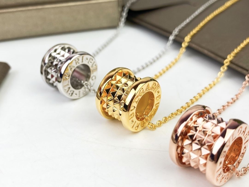 Bv1g*ai necklaces